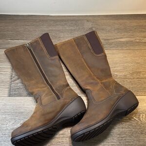 L.L. Bean Brown leather padded Boots woman’s size 8 (j77)